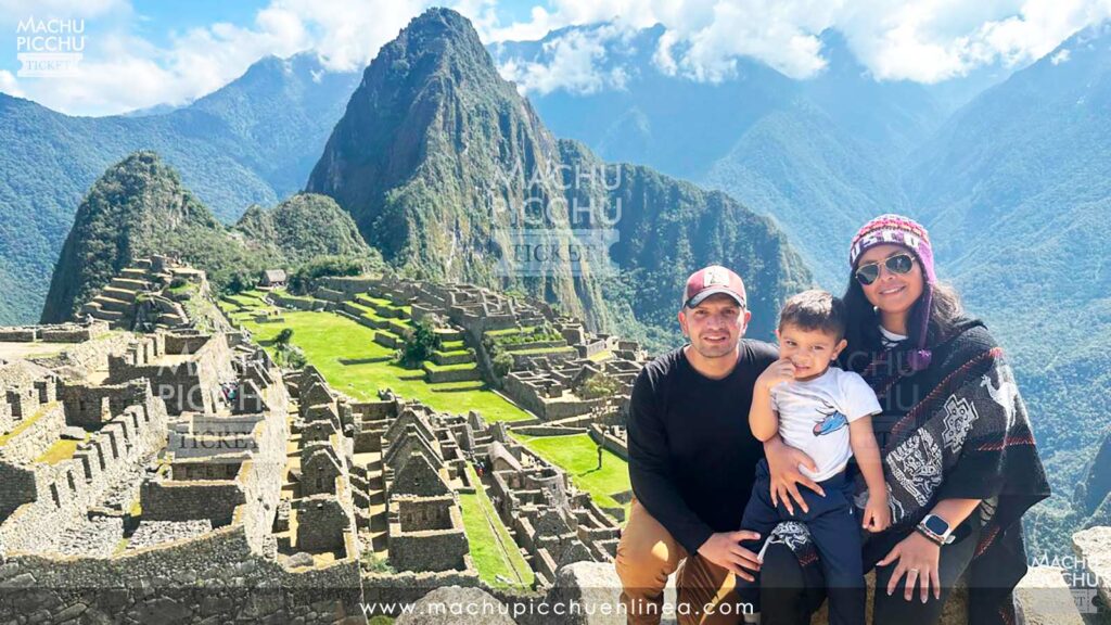 vista-de-la-ciudadela-clasica-machu-picchu-circuito-2-a-machu-picchu-en-linea